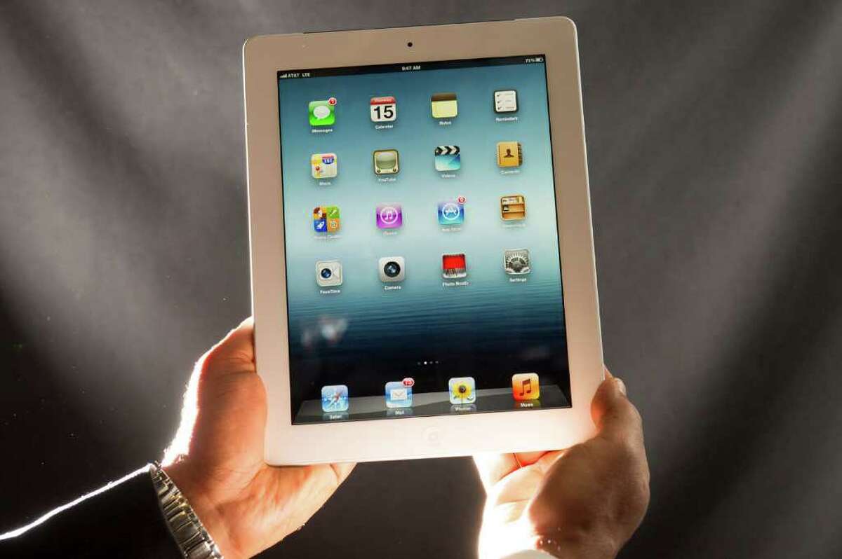 Nuevo miembro de la familia Apple, el iPad recién lanzado tiene una pantalla con resolución más alta que sus versiones anteriores.