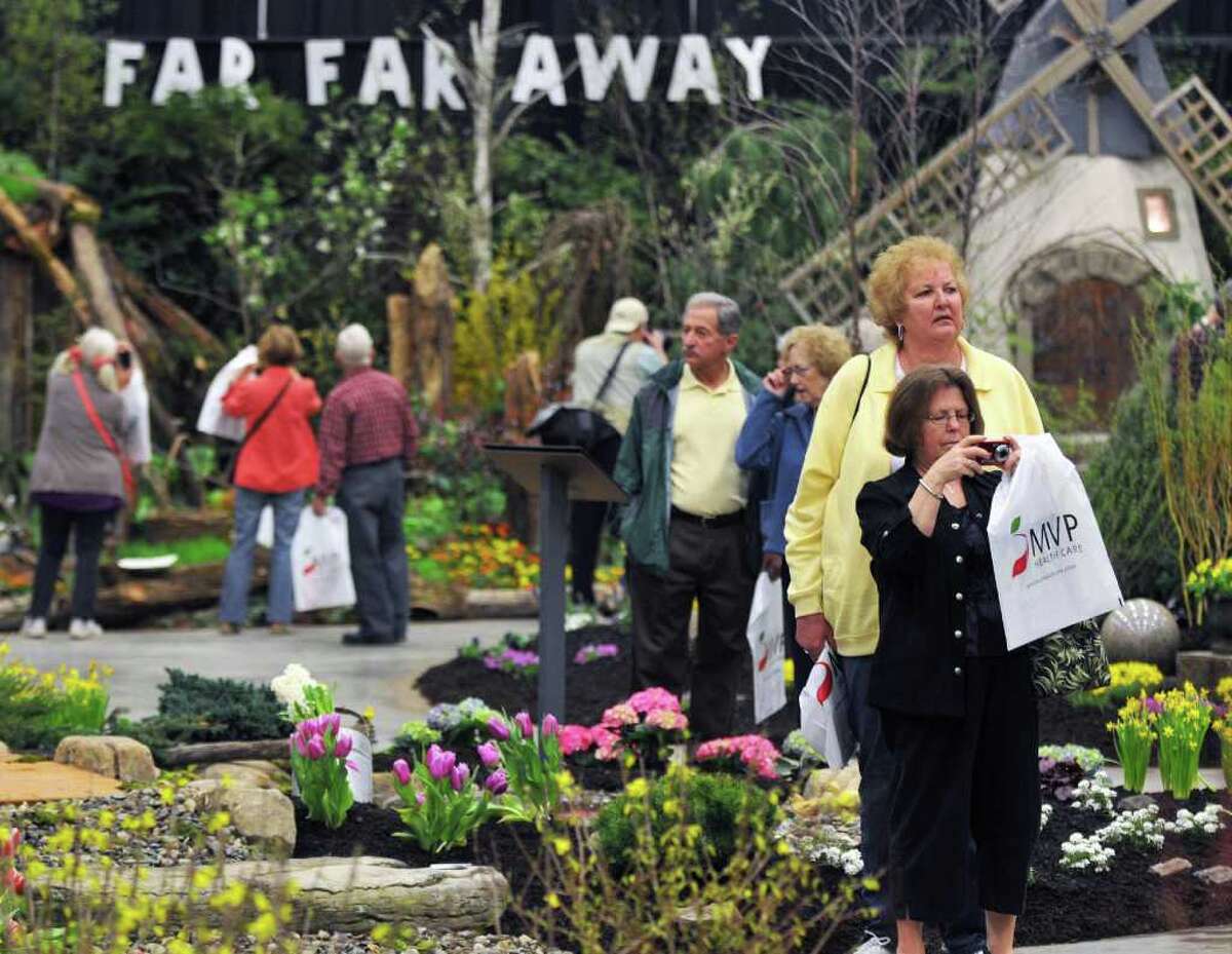 Flowers bloom at HVCC show
