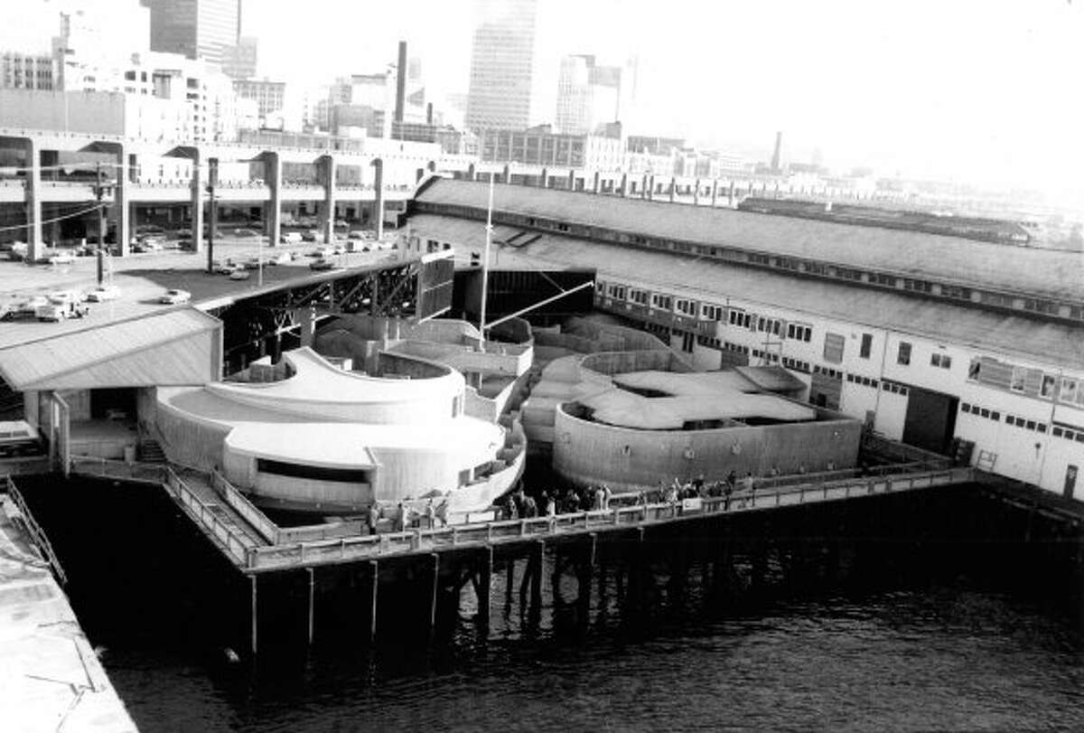 Seattle Aquarium (views of the Olympic Mountains) photo 1