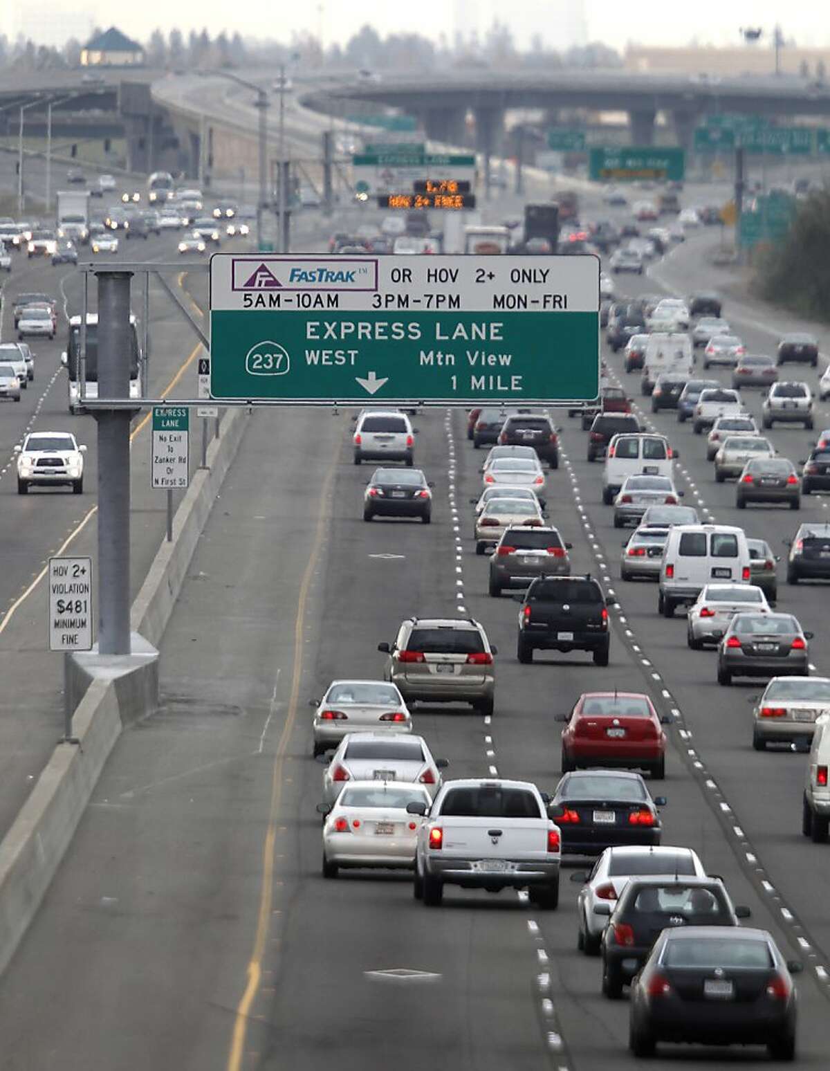 Man walking on I-880 in Milpitas struck and killed