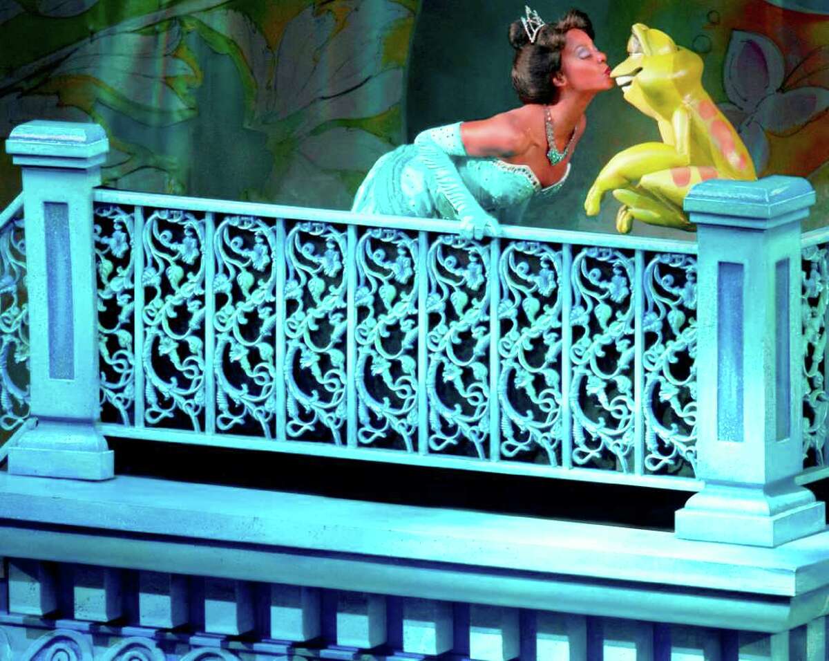 princess tiana kissing frog