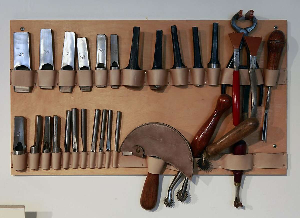 Béatrice Amblard teaches leatherworking classes