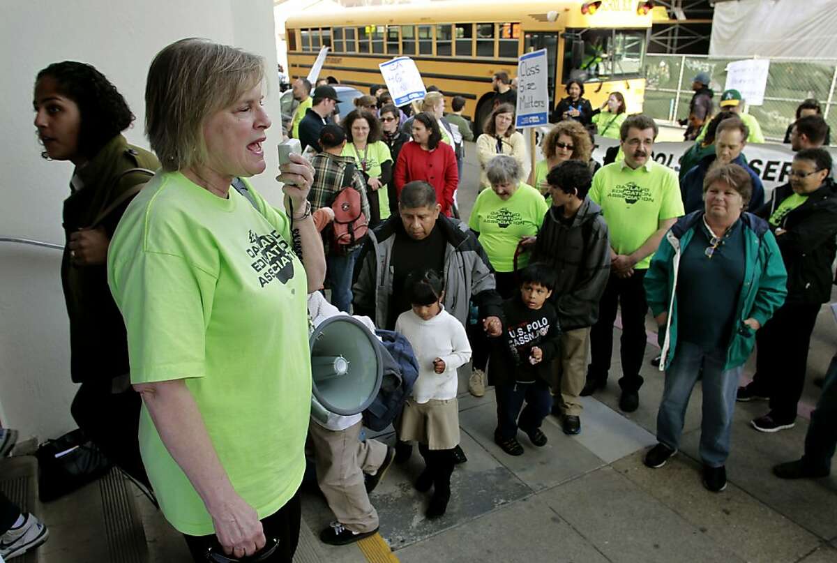 Oakland plan makes teachers compete for their jobs