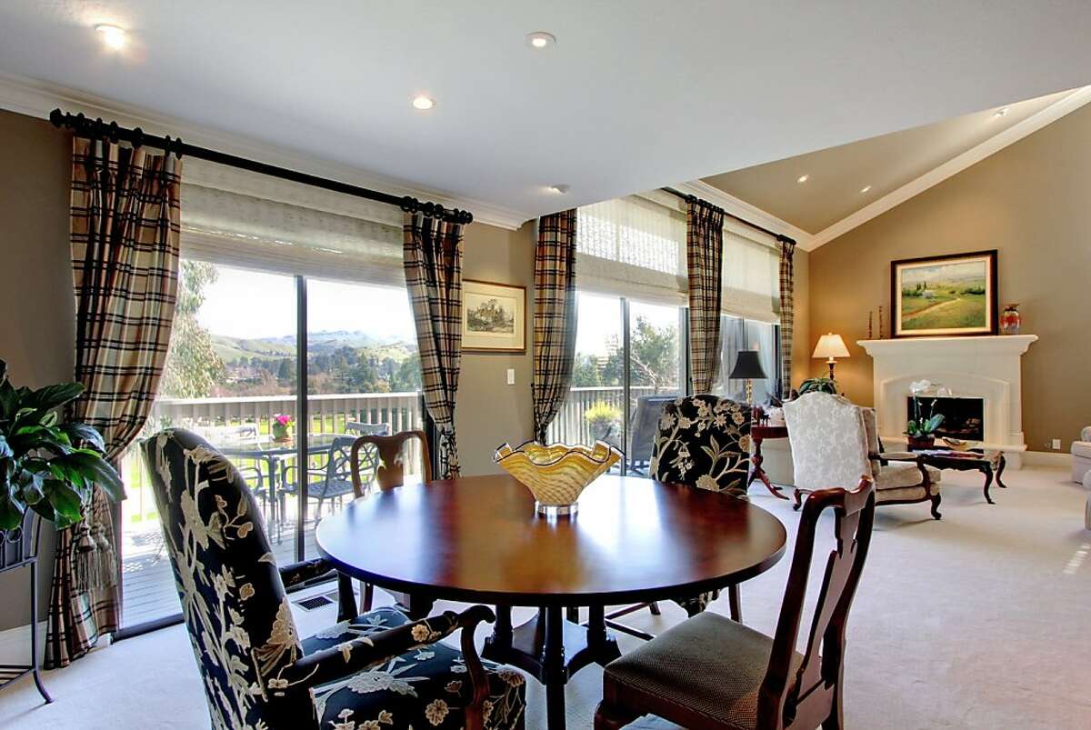 4bedroom Moraga Country Club home offers unobstructed views from tee to green