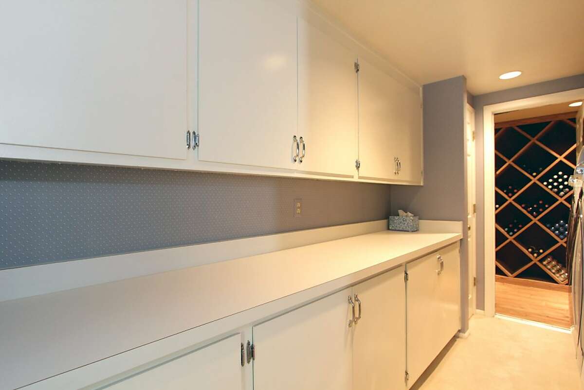 4bedroom Moraga Country Club home offers unobstructed views from tee