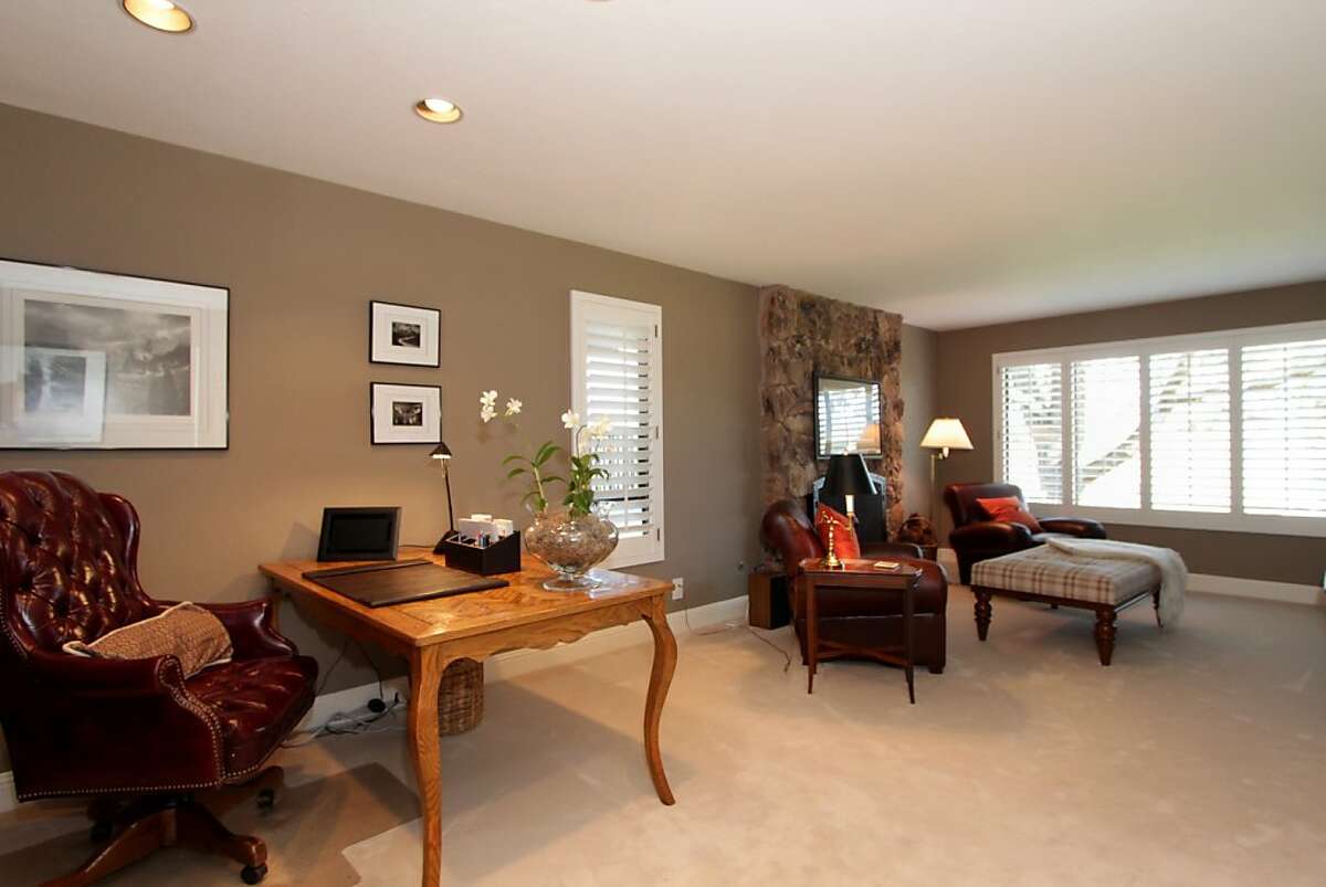 4bedroom Moraga Country Club home offers unobstructed views from tee to green