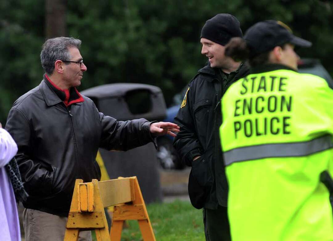 DEEP collects 5 illegal pets, one vicious python, at Beardsley Zoo