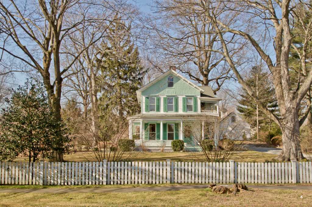 Vintage Westport farmhouse is pure Americana