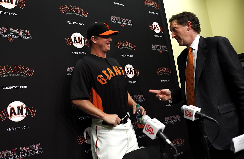 Tim Lincecum agrees to 2-year extension with Giants