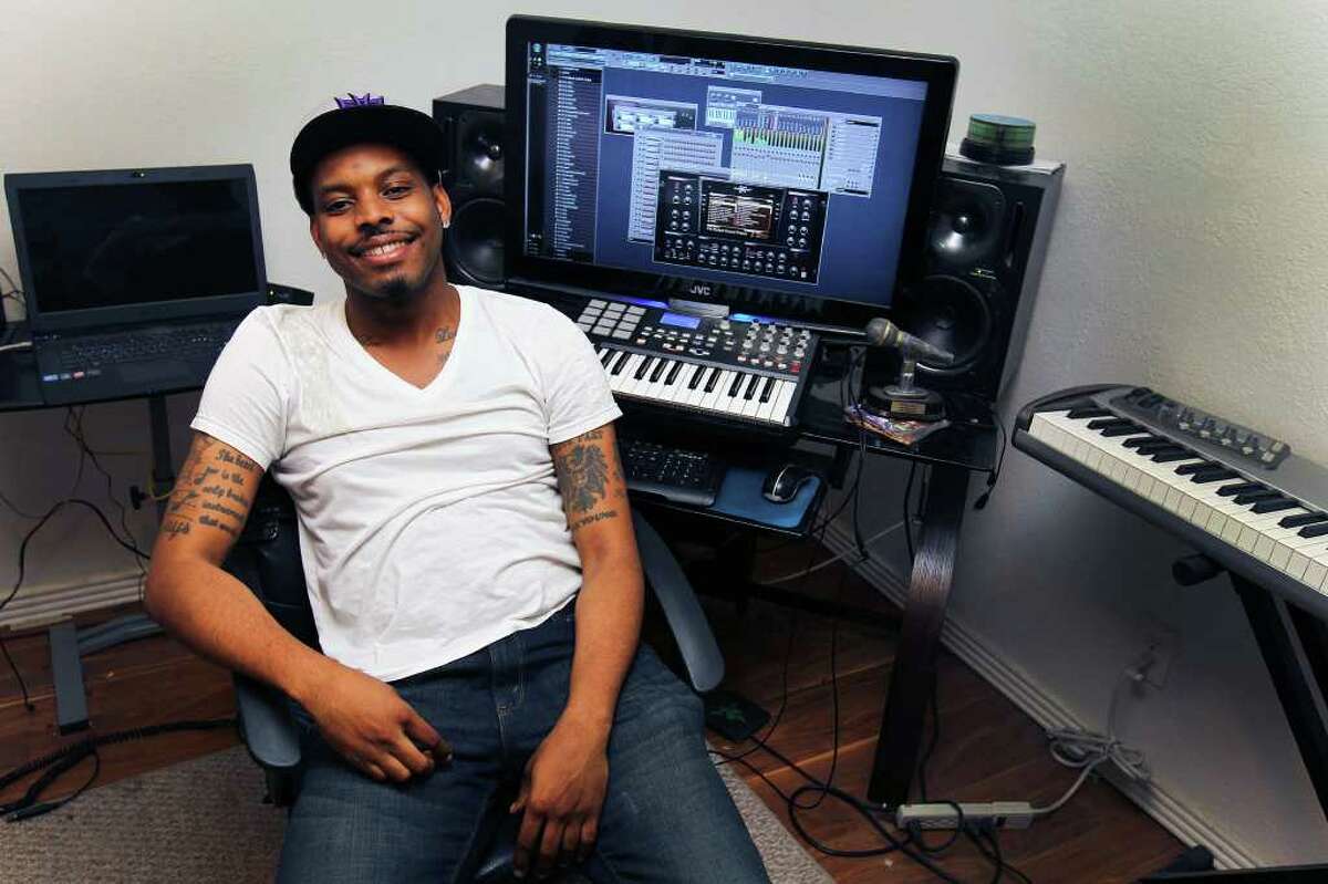 Artist trades hiphop for nerdcore Artist trades hiphop for nerdcore
