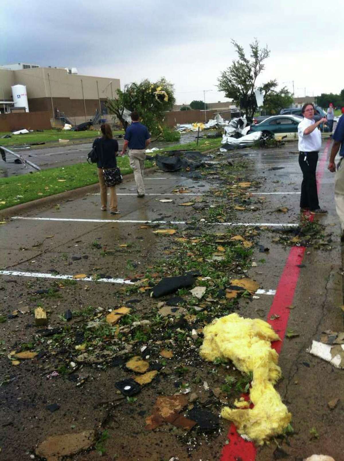 Tornadoes rip through Dallas-Fort Worth area