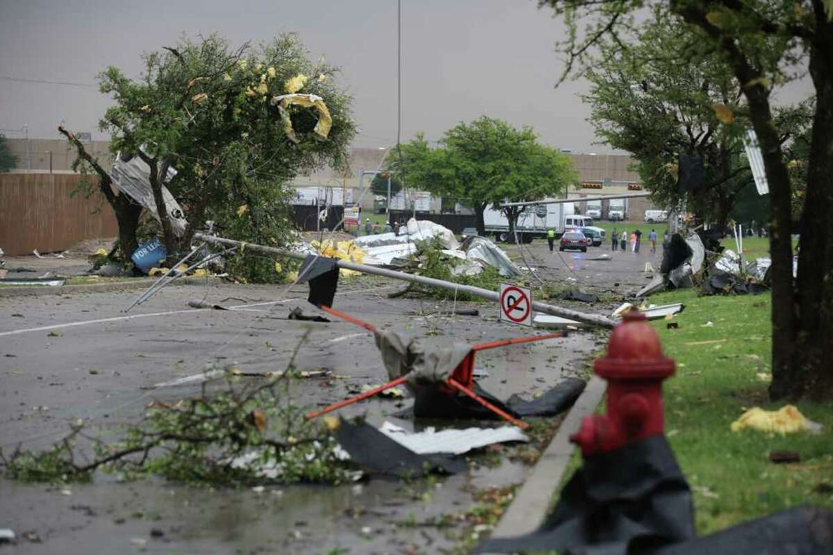 Tornadoes rip through Dallas-Fort Worth area