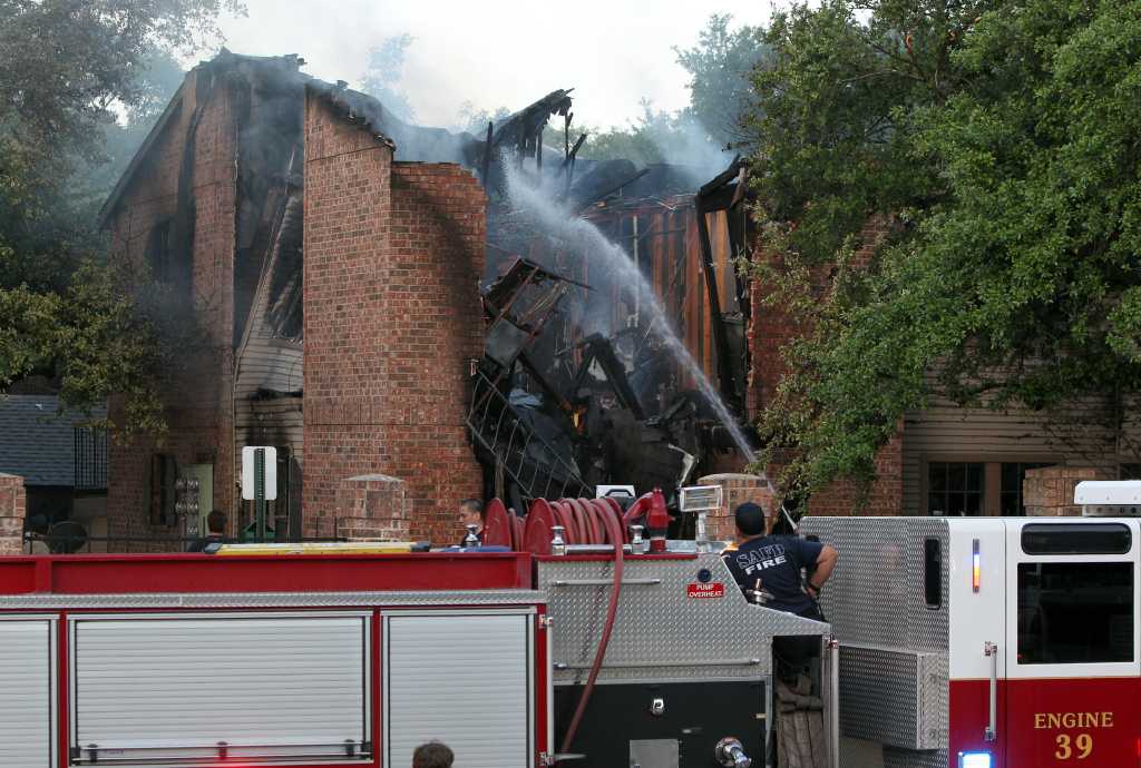 14 residents displaced by apartment fire