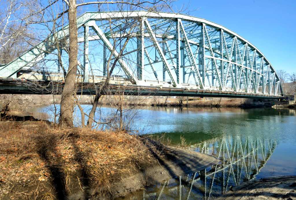 Mayor New Milford bridges `are all safe'