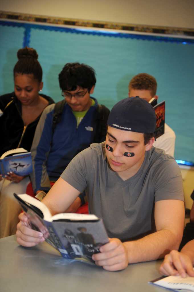 Class, series make GHS students 'hunger' for books