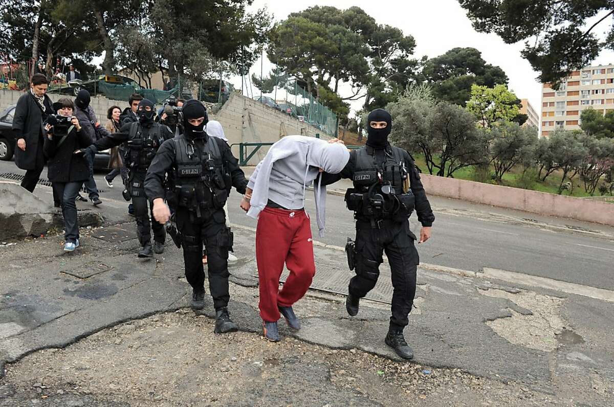 French police arrest 10 in crackdown on radicals