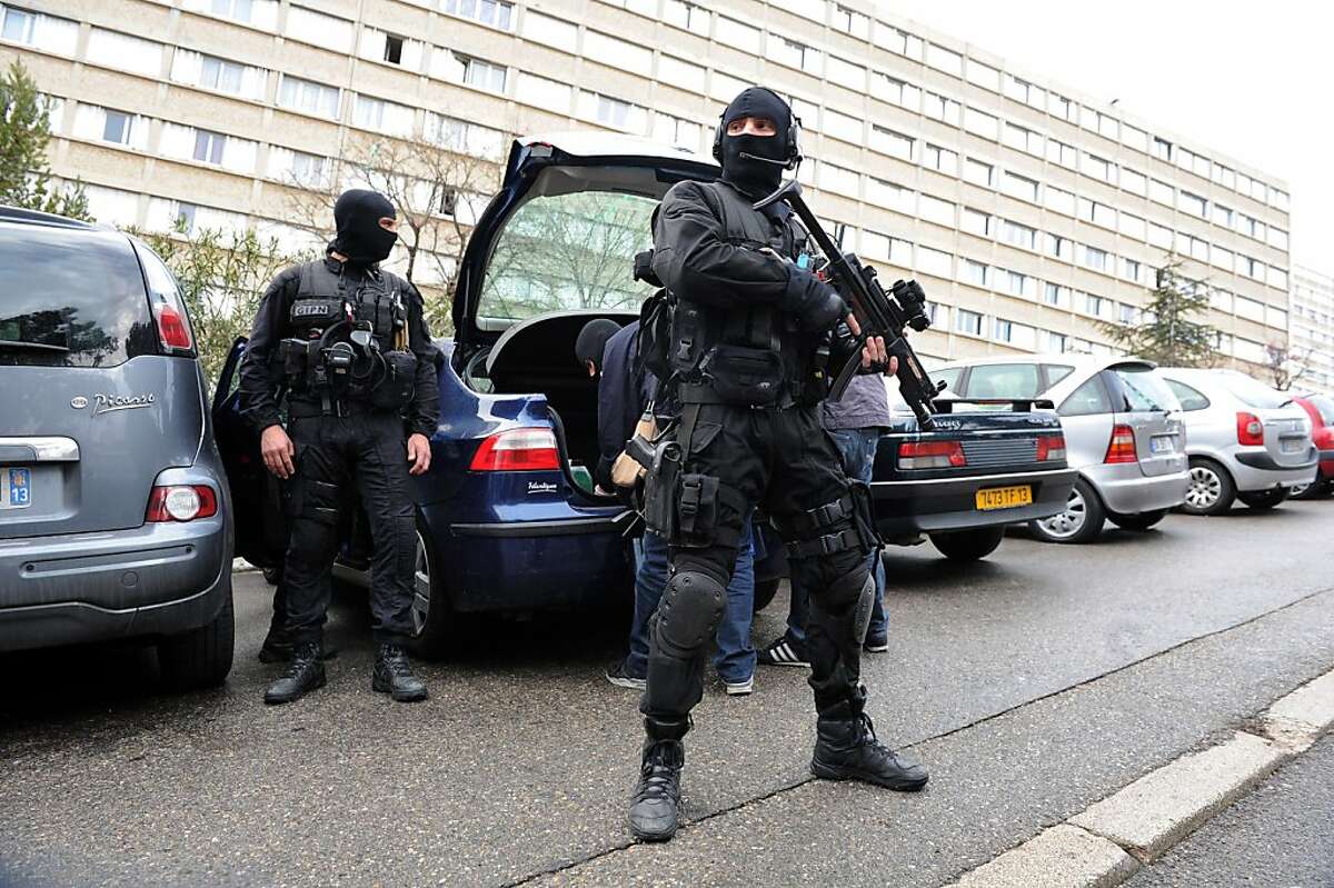 French police arrest 10 in crackdown on radicals