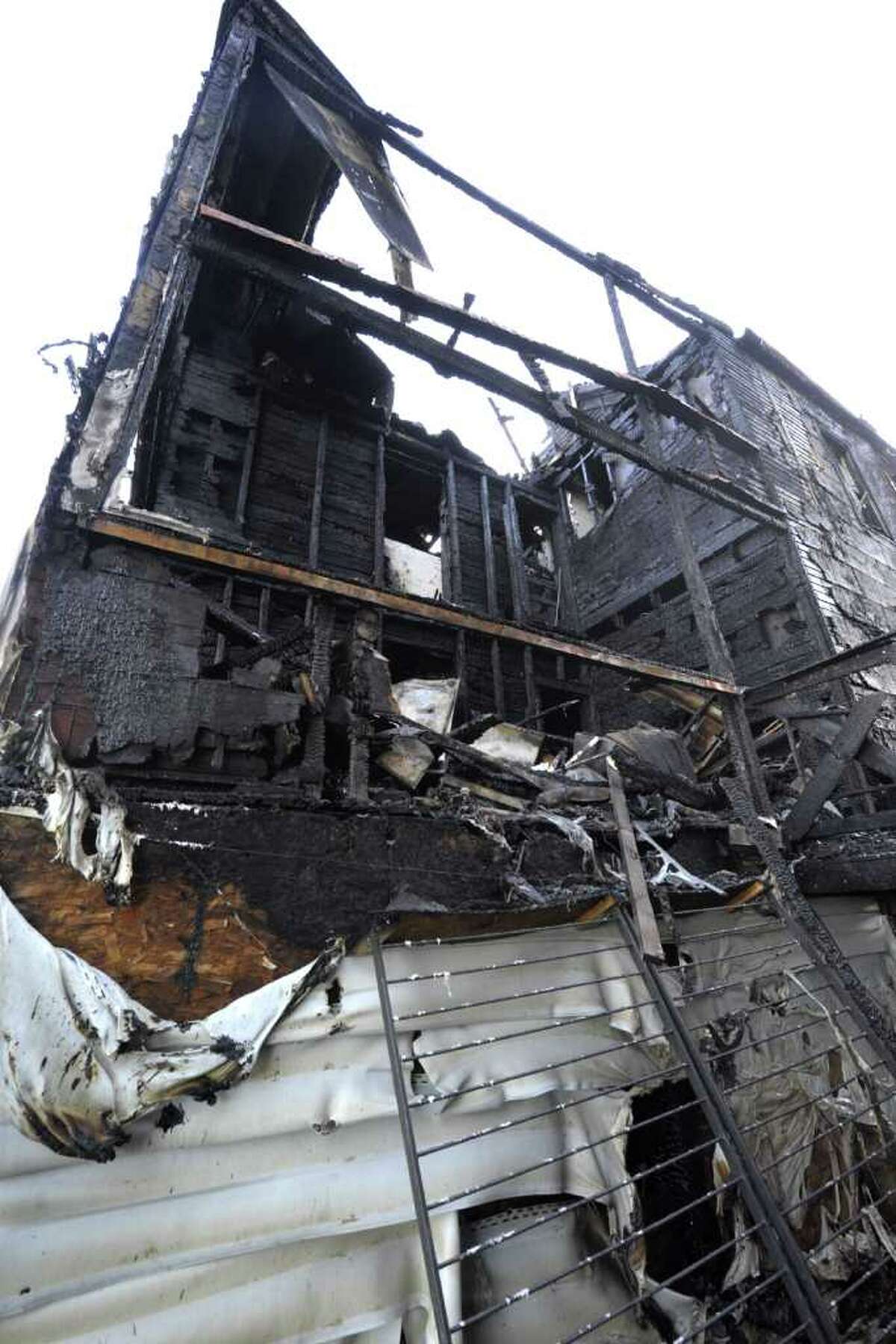 Investigators probe cause of Rensselaer fire