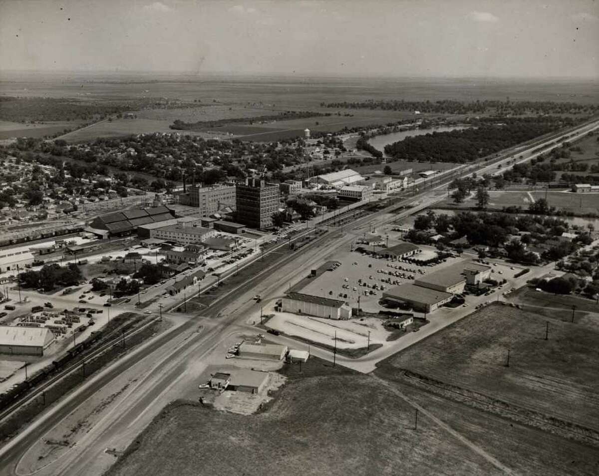 This is a 1959 aerial view of the Imperial Sugar plant.