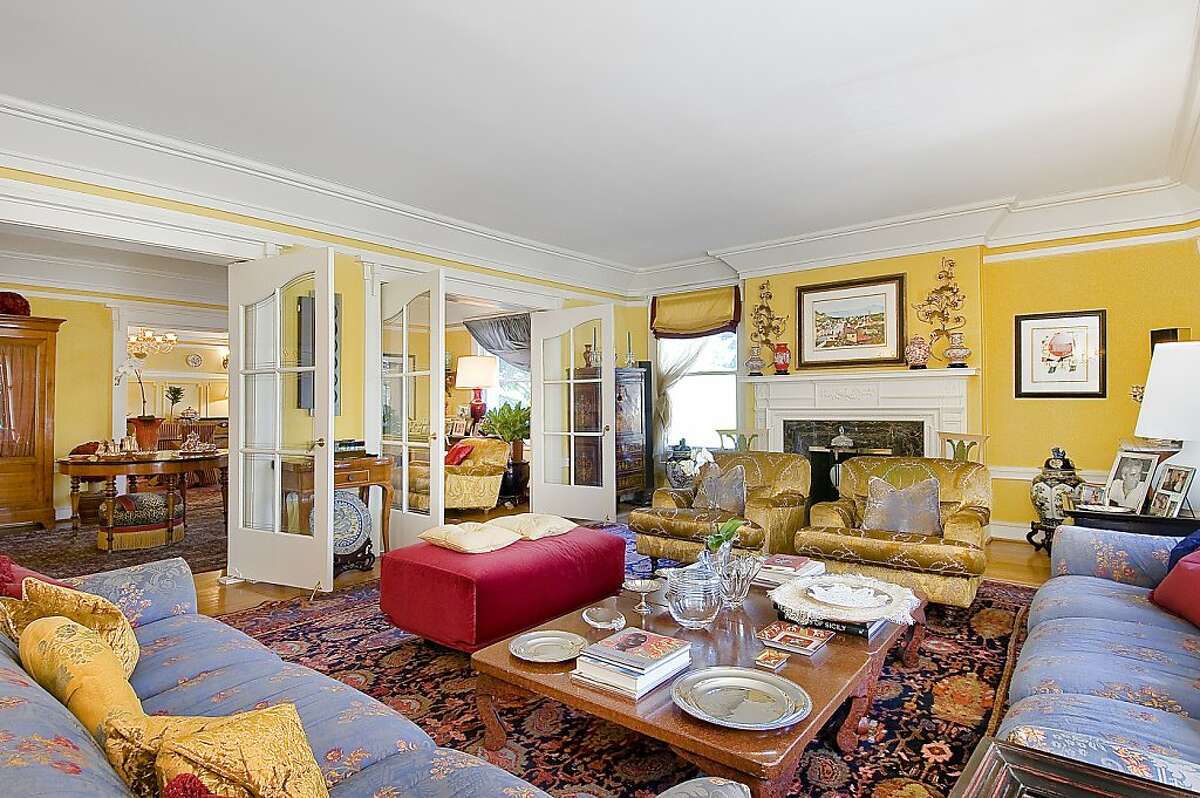 Spacious Pacific Heights apartment with solarium