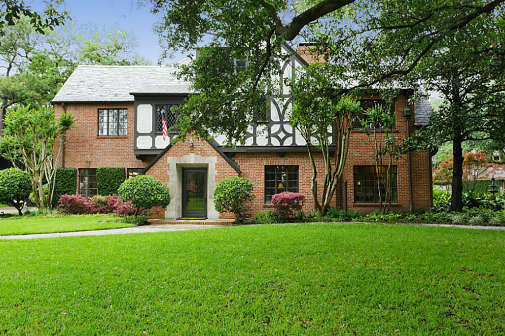 River Oaks home for sale at 2454 Pine Valley Court