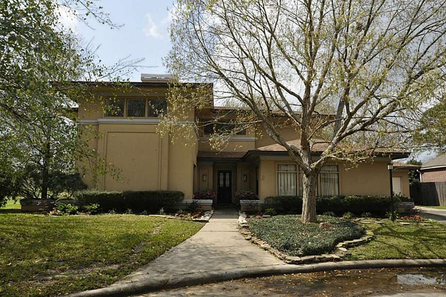 Sample 300,000 homes in Houston Chron