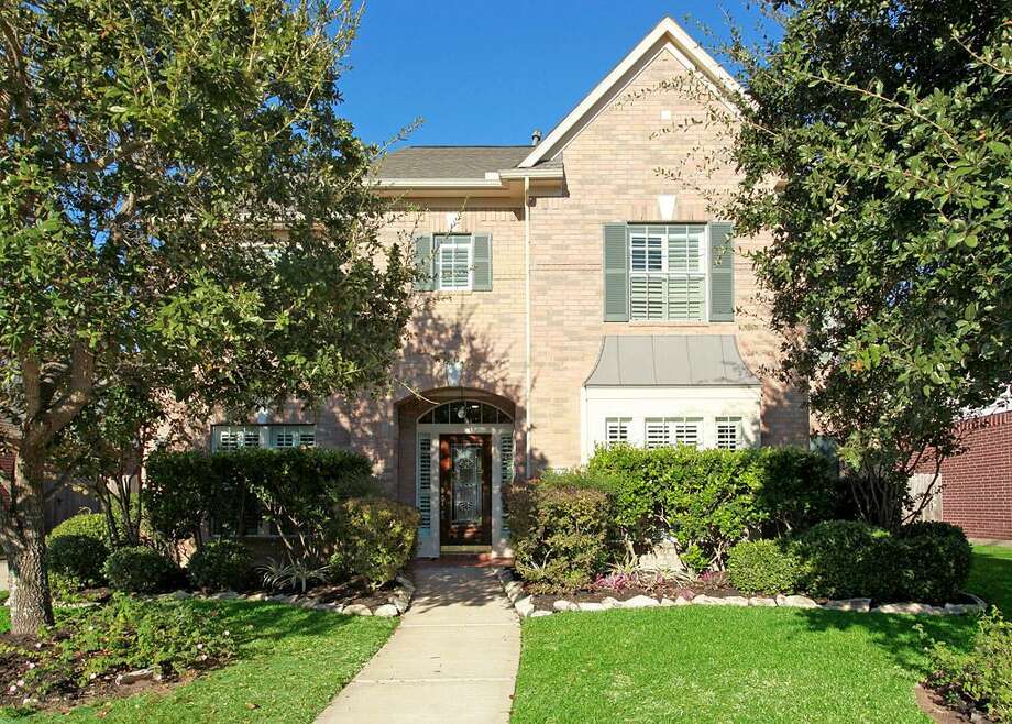 Sample 300,000 homes in Houston Chron