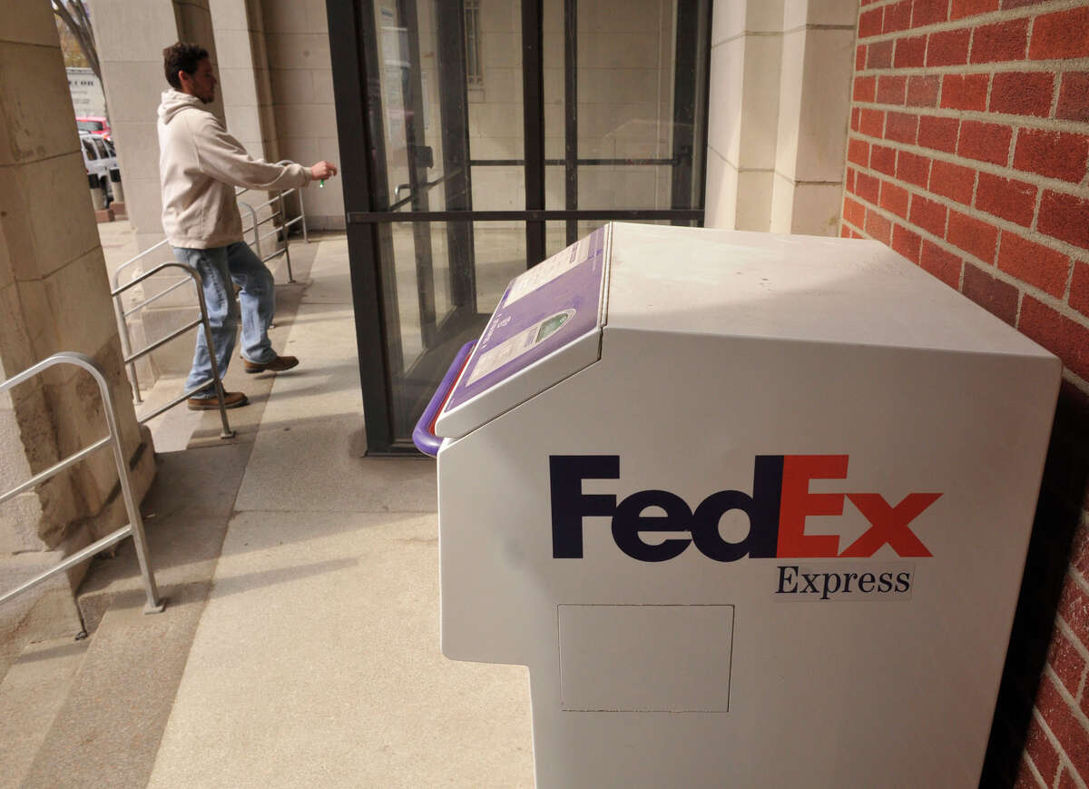 Postal Service to cut Saturday mail