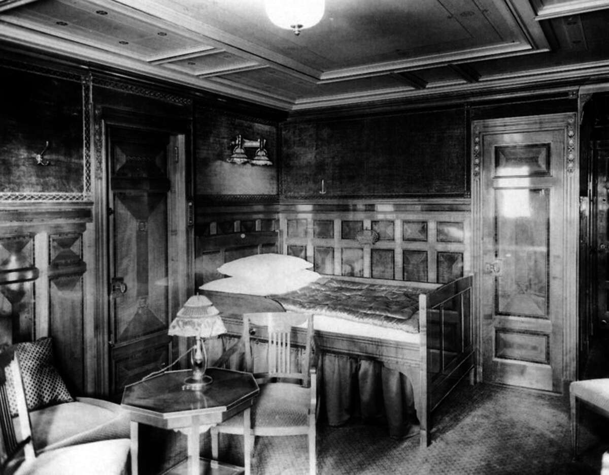 Historic Images From The Titanic Disaster