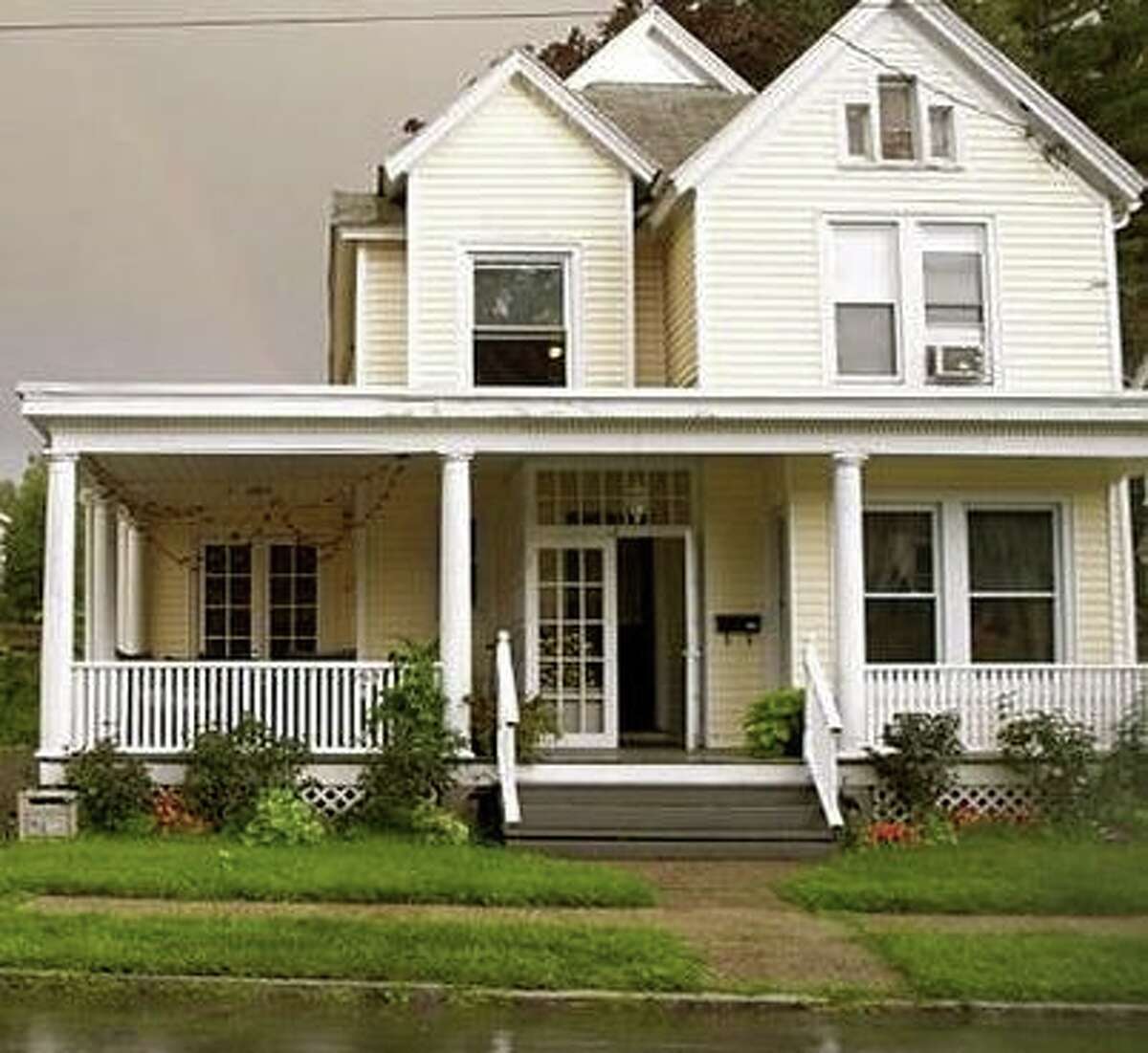 House of the Week Victorian in Troy