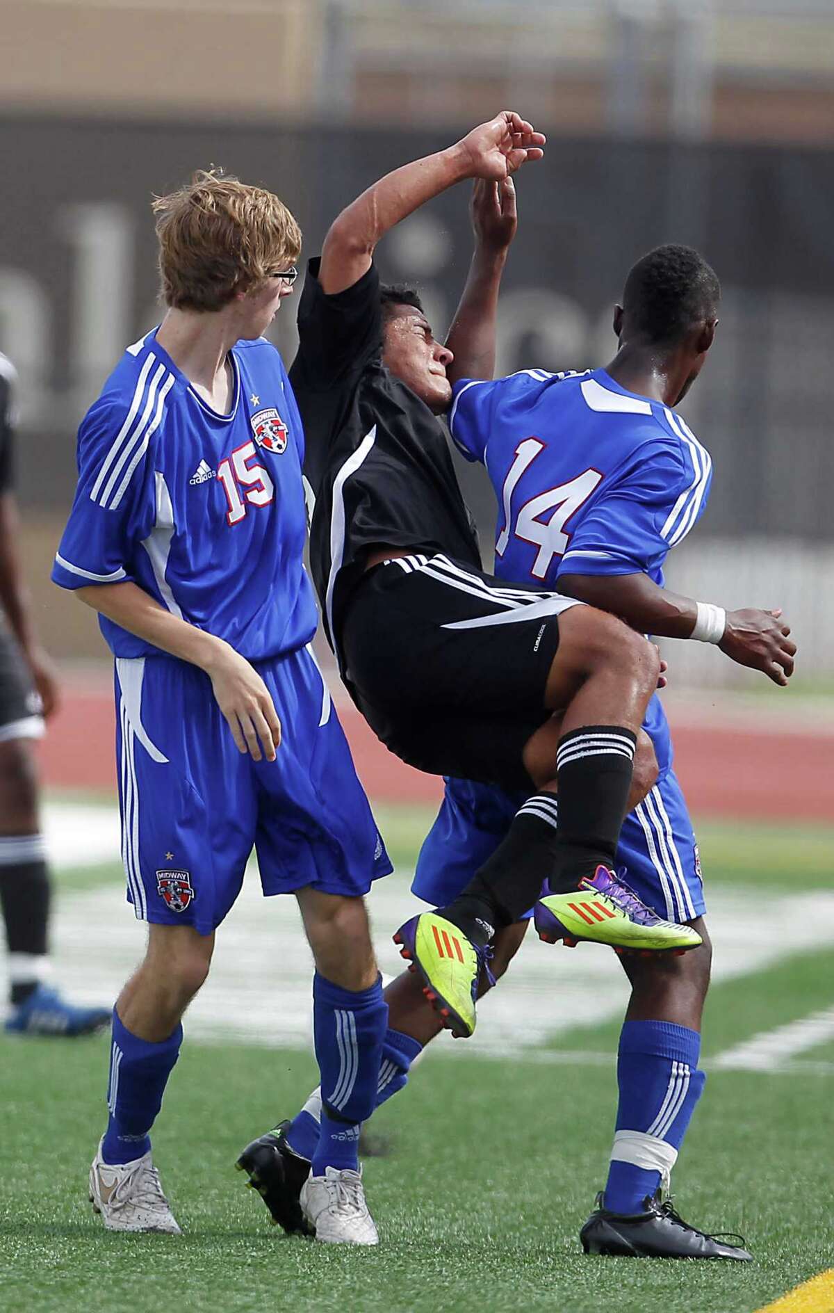 Waco Midway tops Sharpstown boys in chippy soccer semis