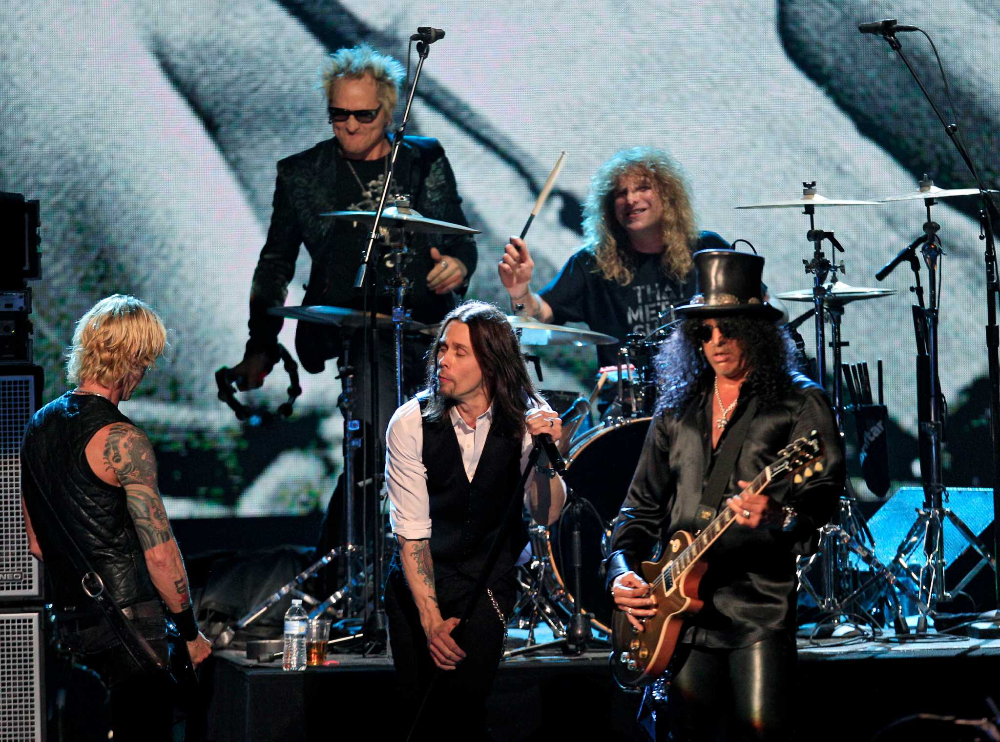 Guns N Roses Jams Way Into Rock Hall