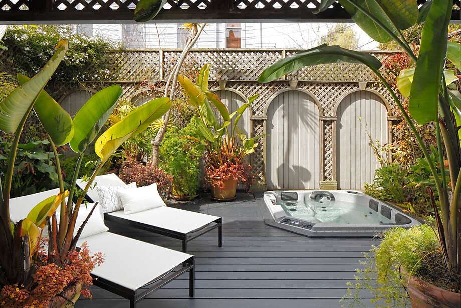 Thumbnail for Al Fresco Roof Deck Condo With High Ceilings In Heights