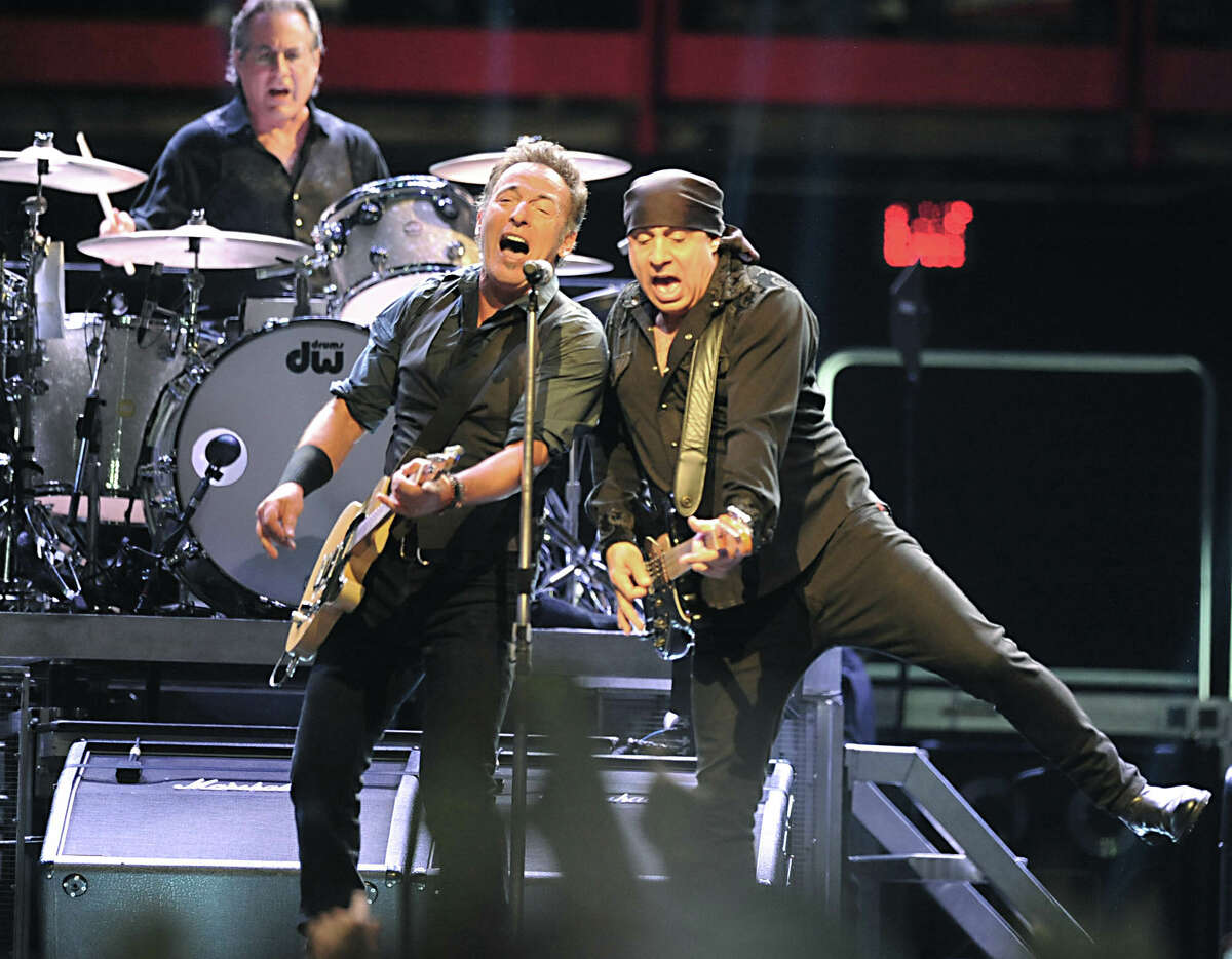 Springsteen show delivers joy