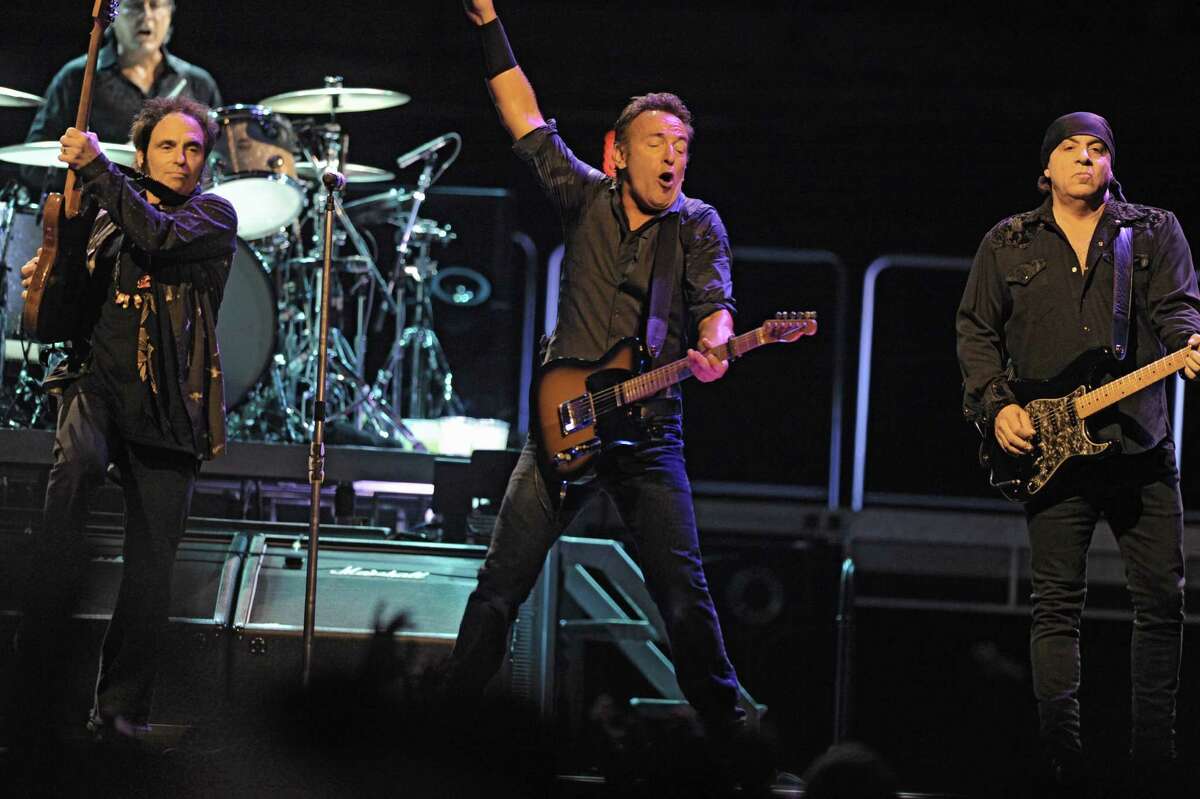 Springsteen show delivers joy