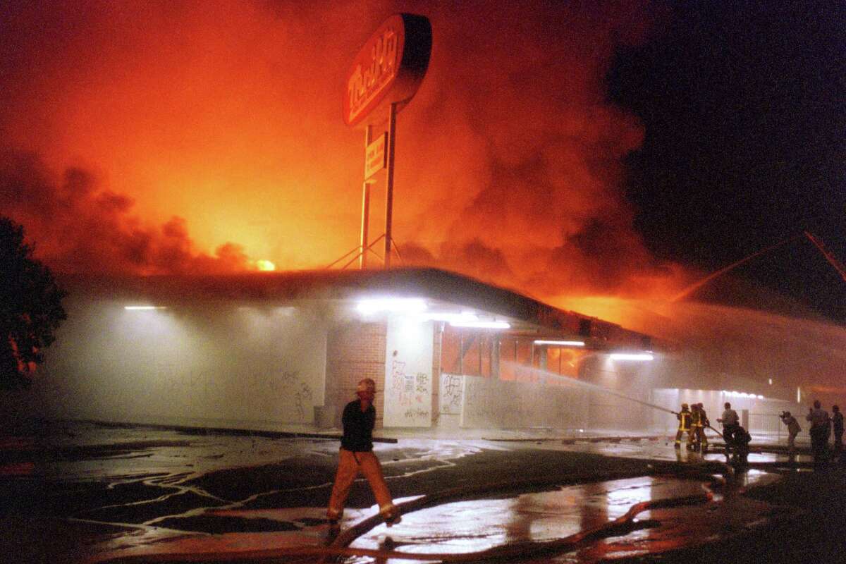 Witnesses reflect on LA's Rodney King riot 25 years later