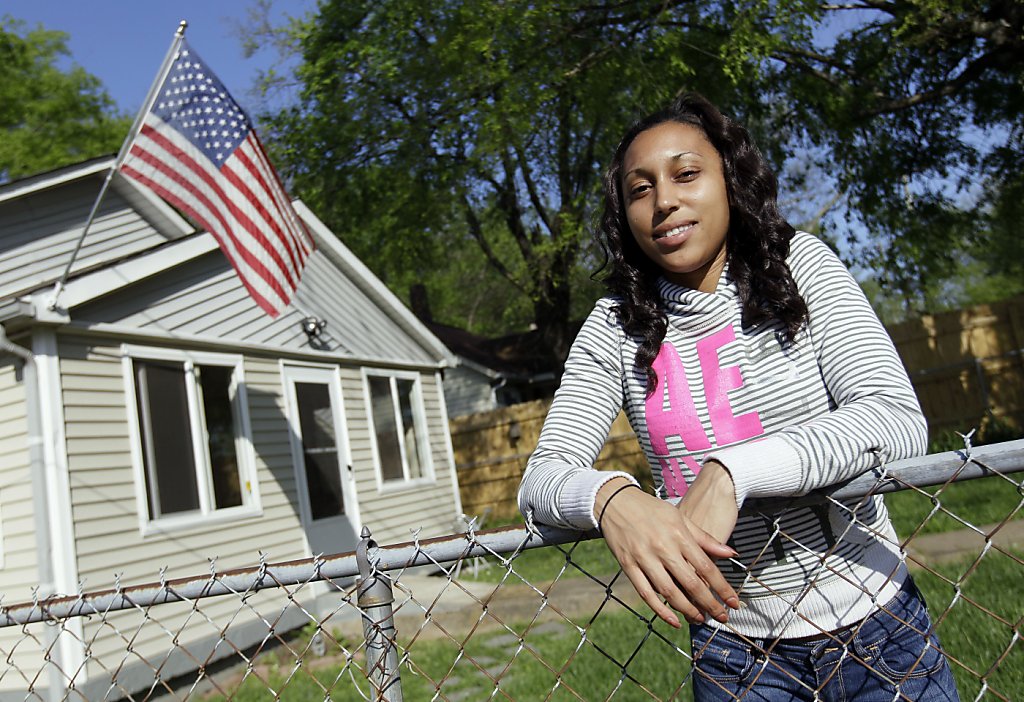 Female War Vets Battle Homelessness Attack Trauma Female War Vets Battle Homelessness Attack Trauma