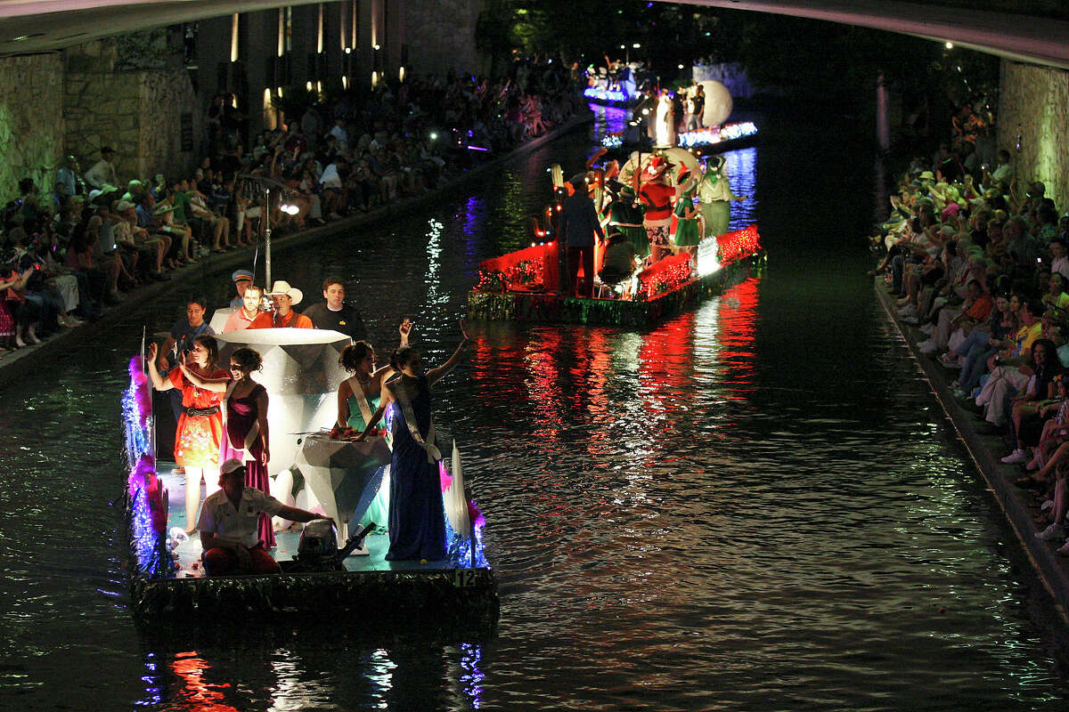 Crowd This River Parade rocks