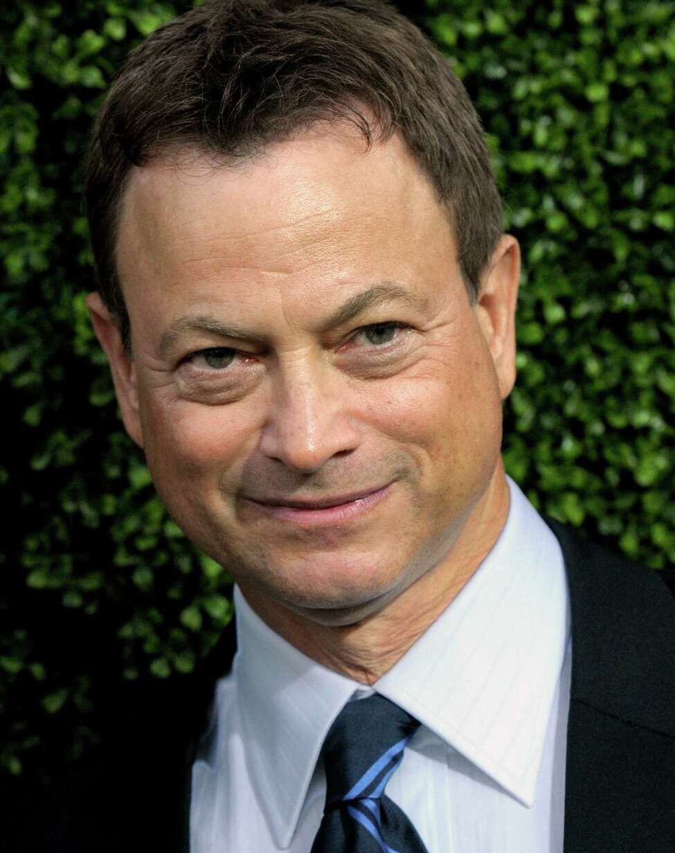 Actormusician Gary Sinise talks about crash and benefit concert