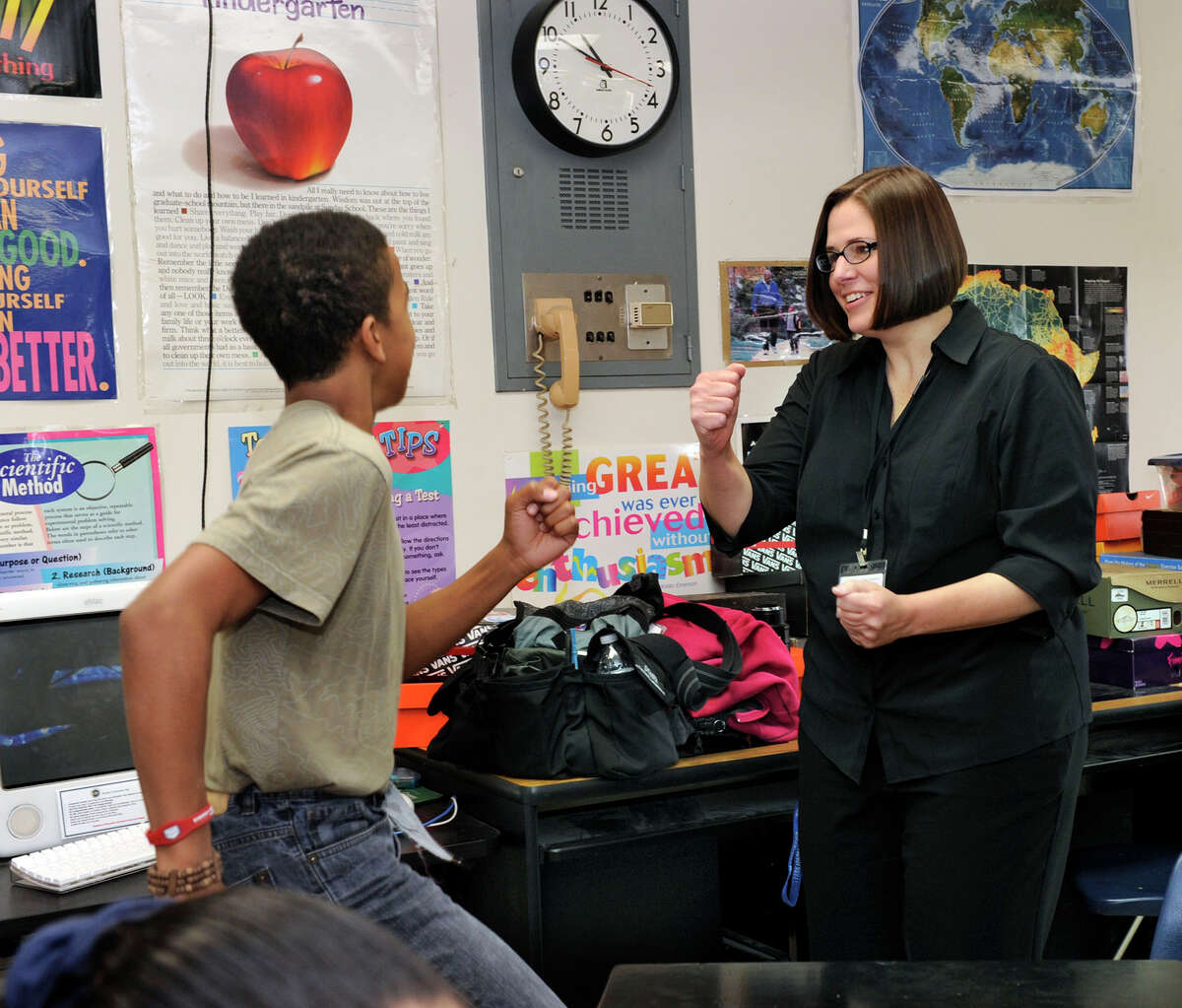 danbury-science-teacher-gets-top-award