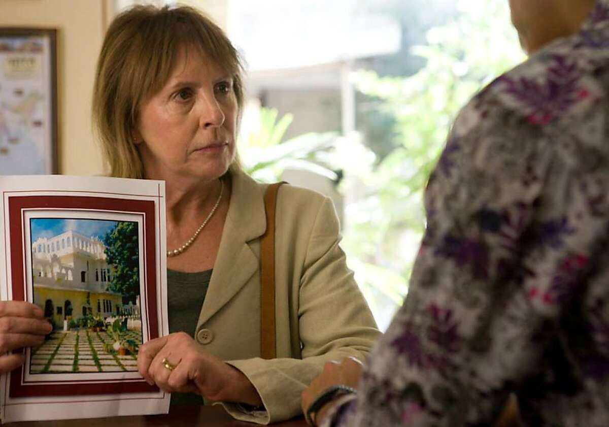 Penelope Wilton in "The Best Exotic Marigold Hotel"