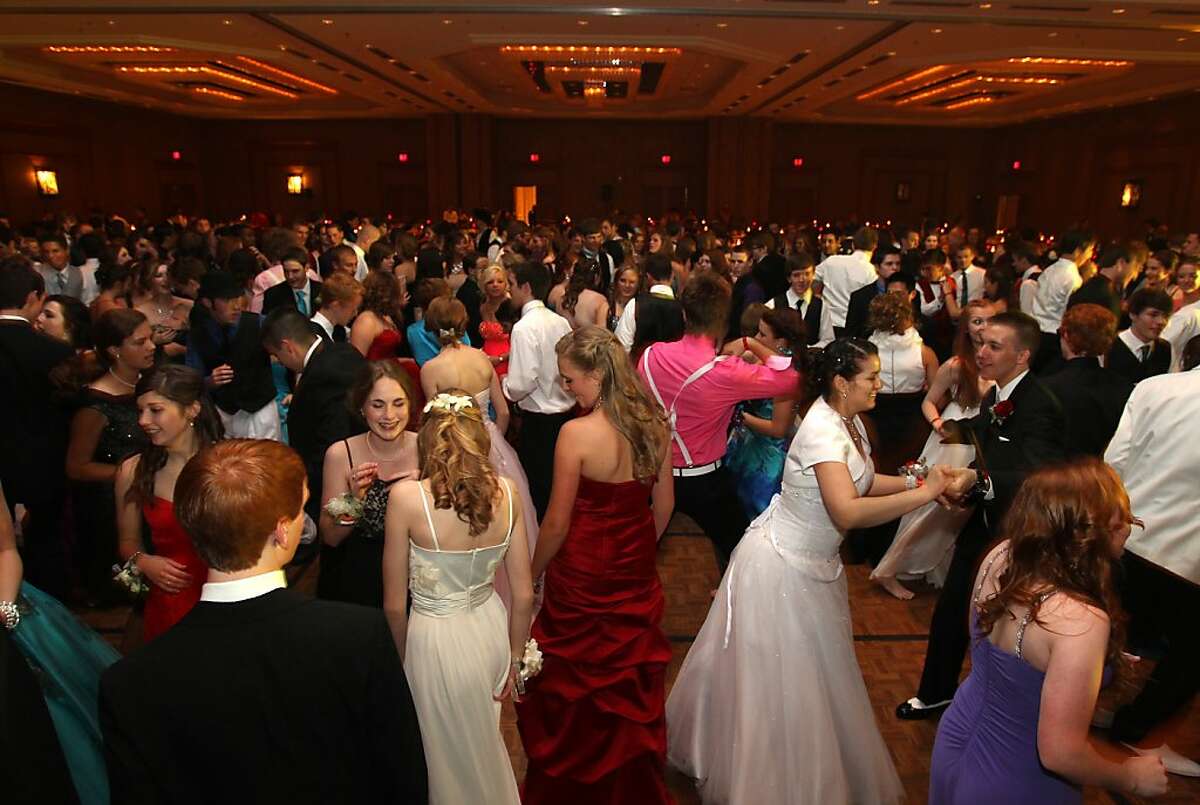 Homeschoolers get their prom