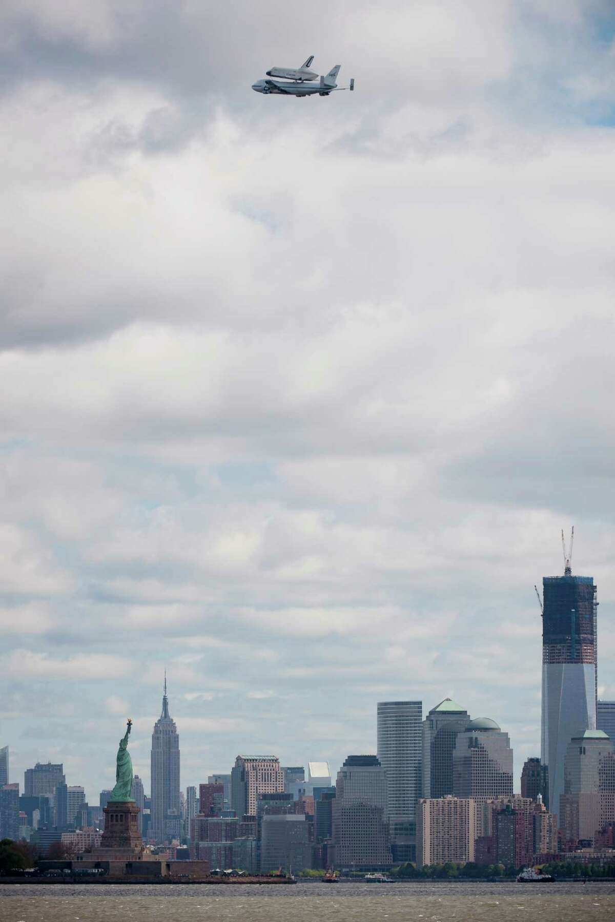 News of the world in photos Space shuttle takes Manhattan
