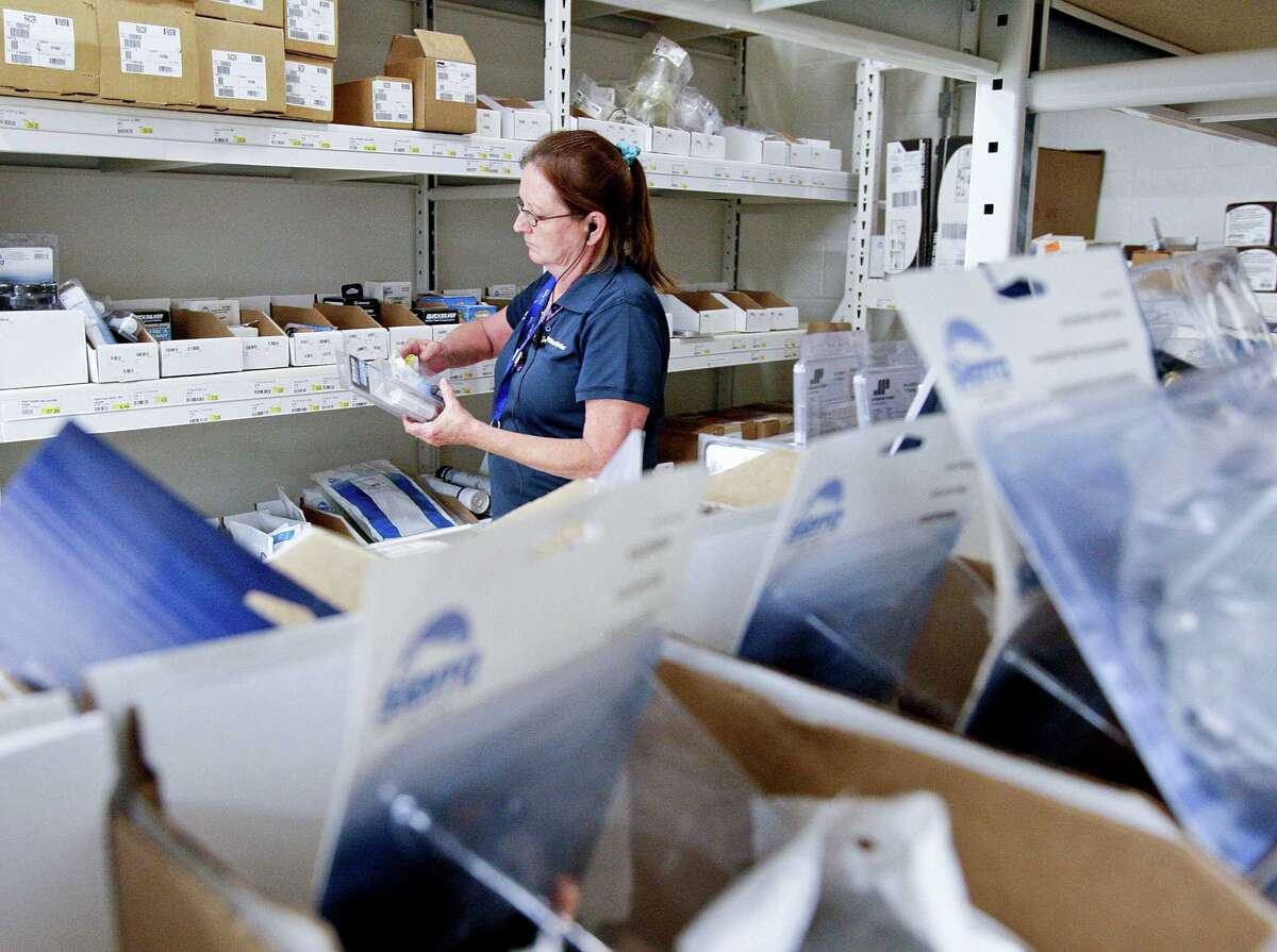 Rising tide buoys boat dealers