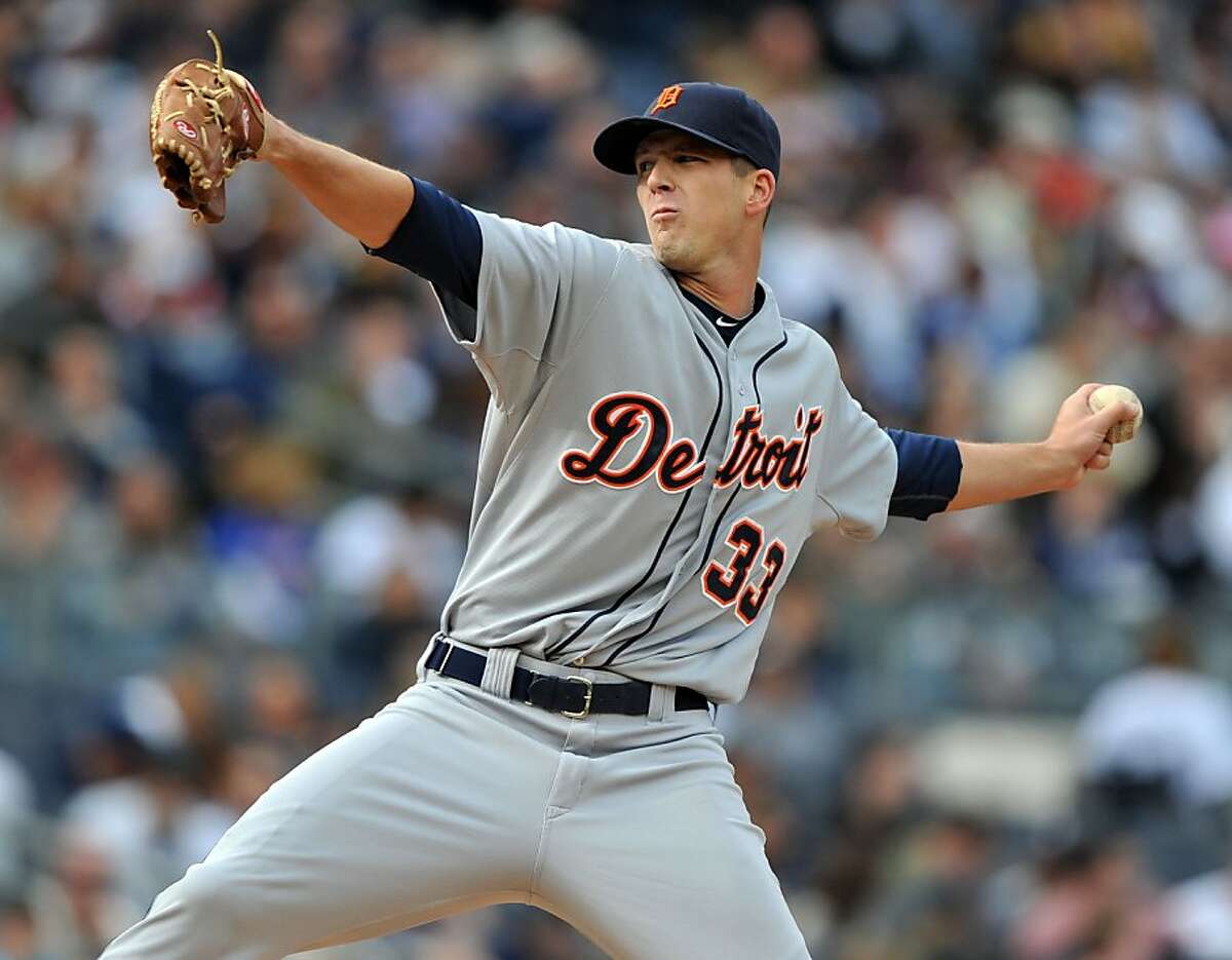 NEW YORK, NY - APRIL 28: Drew Smyly #33 of the Detroit Tigers throws a pitch in the bottom of the first inning against the New York Yankees at Yankee Stadium on April 28, 2012 in the Bronx borough of New York City. (Photo by Christopher Pasatieri/Getty Images)