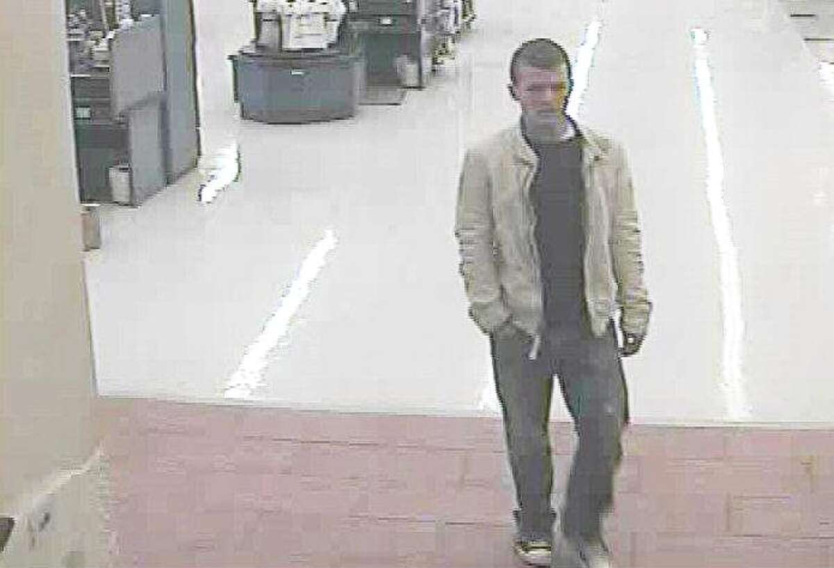 Lumberton Walmart thieves take 46inch TV, electric dog collar