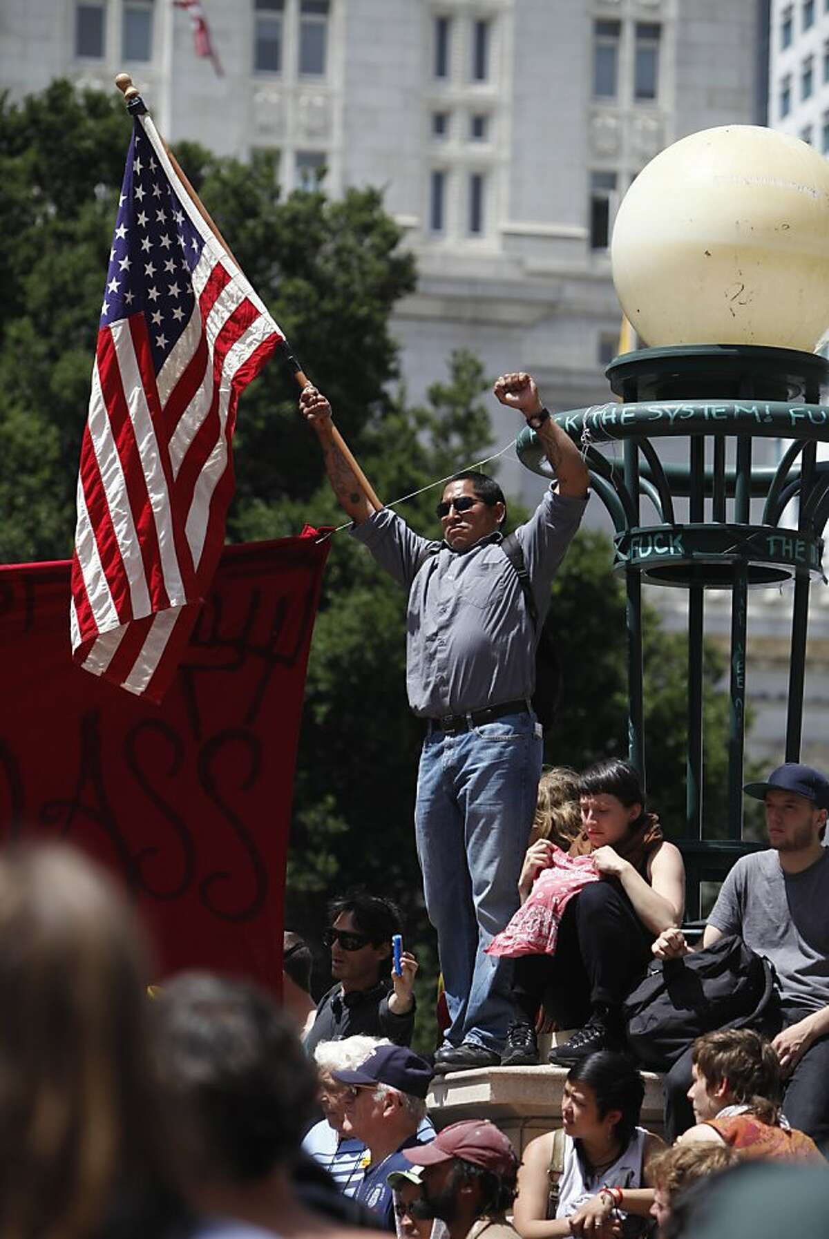 Thousands march in Oakland in May Day protest