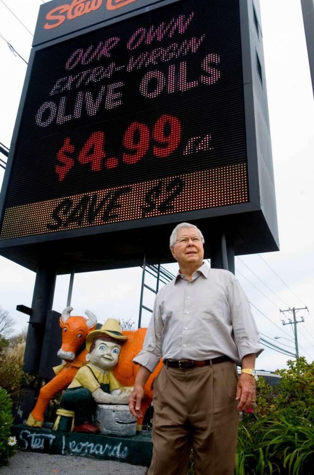 Stew Leonard tells his life story in new book