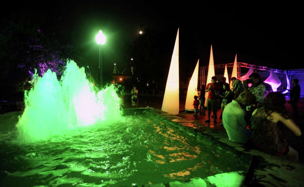 Luminaria lights up once daylight fades