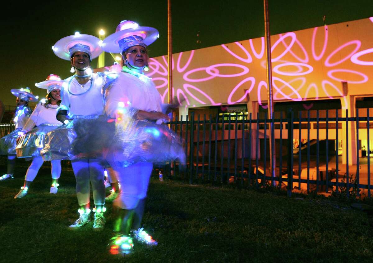 Luminaria lights up once daylight fades